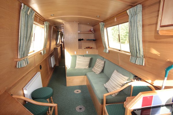  Saloon 